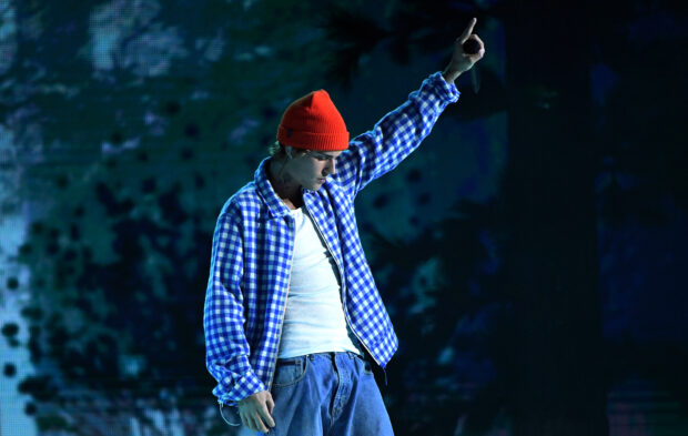 Justin Bieber Teams Up With T-Mobile for AMAs Performance