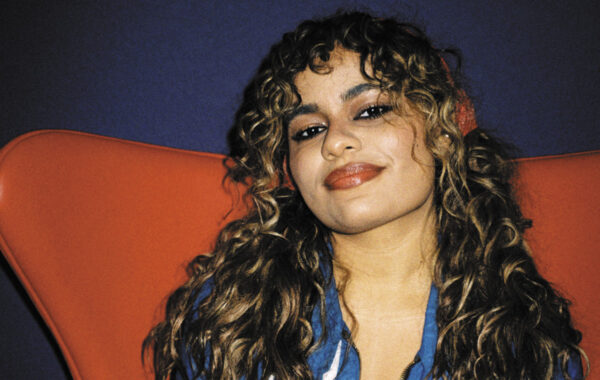 Bella Kay – “iloveitiloveitiloveit”