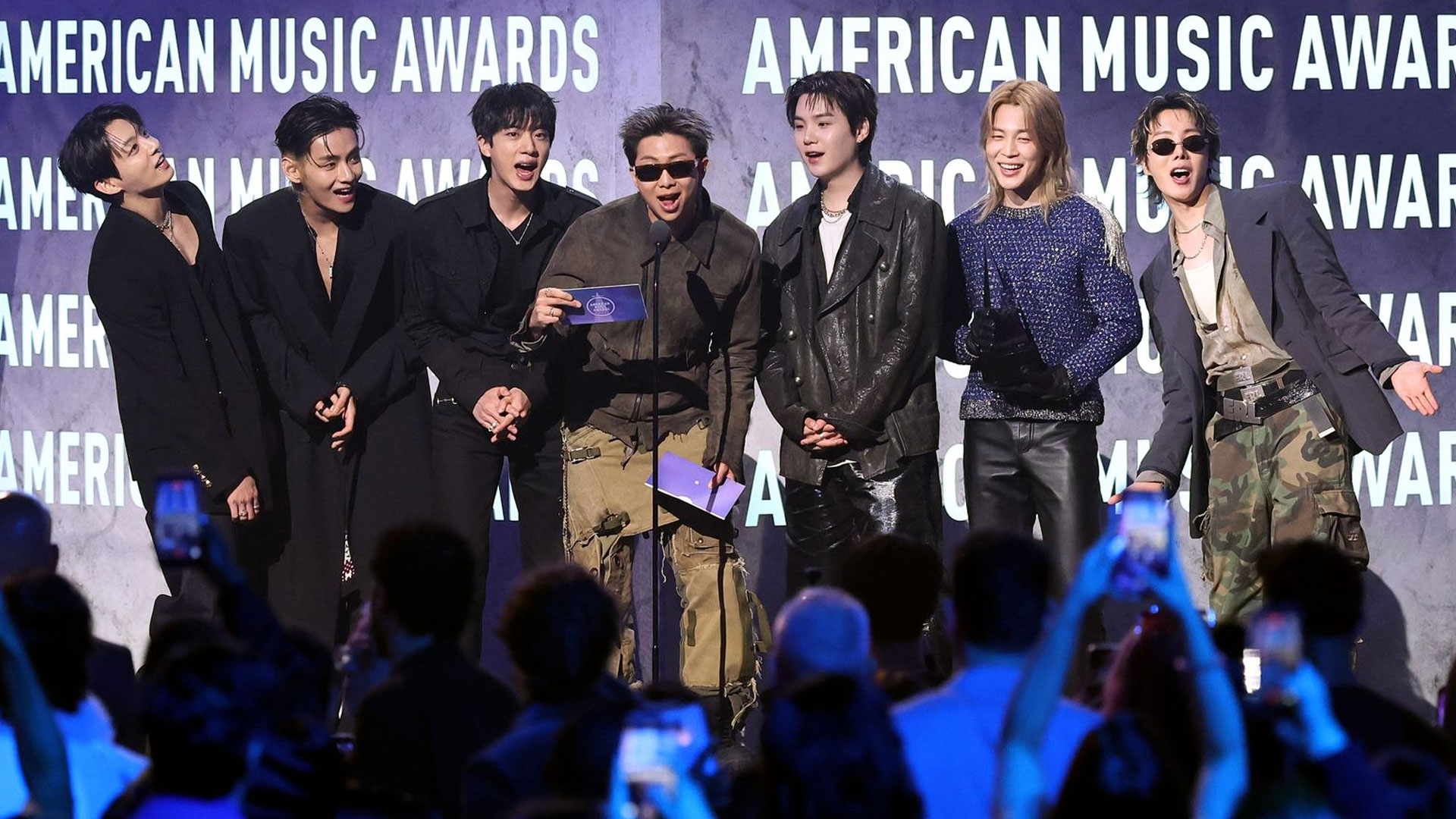 Winners Announced for the 52nd American Music Awards - American Music Awards